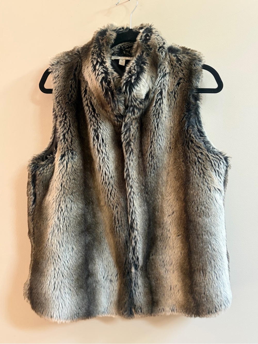 Kenar Cashmere Acrylic Faux Fur Y2K Style Hook Closure Sleeveless Vest Casual